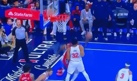 开云体育下载-恩比德赛季首战整活不断 奥尼尔：他这样终生无冠