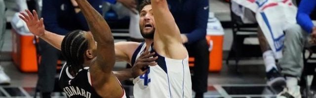 开云体育网址-一到季后赛就拉胯？莱昂纳德：不能因输球反应过度