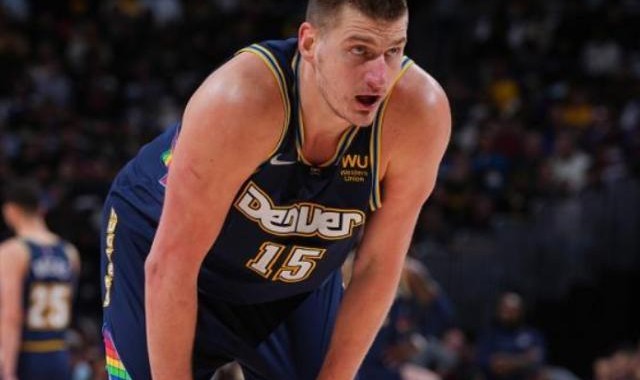 开云体育-勇士顺利晋级却暴露巨大软肋 内线亏空已无人能补