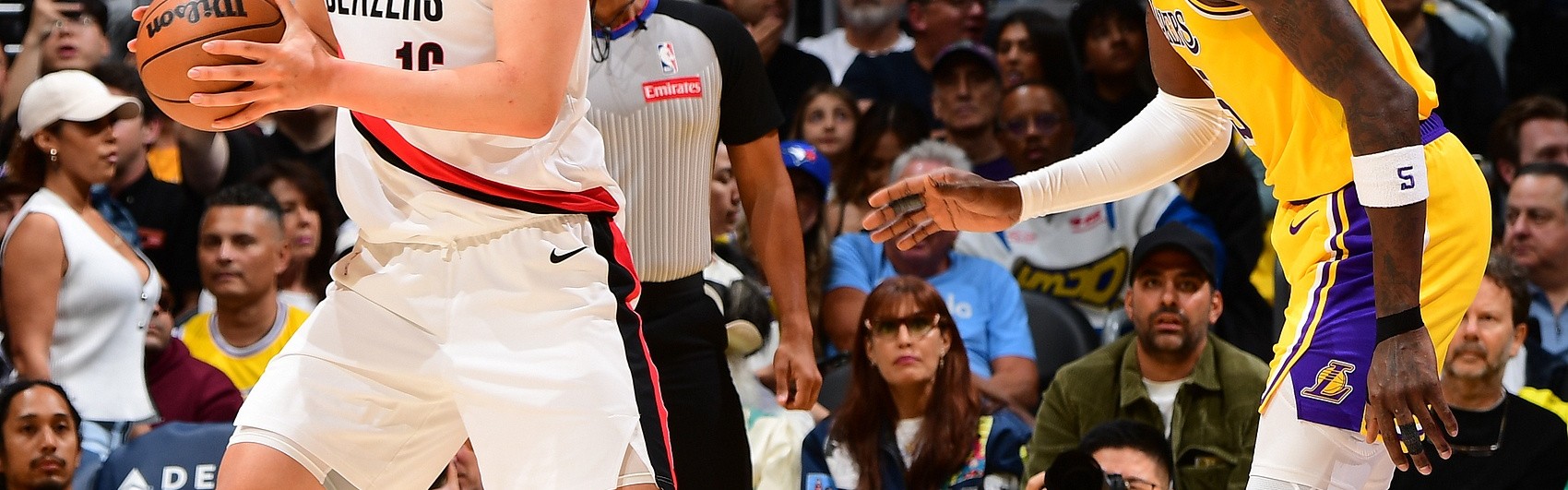 开云体育网址-美记：球迷们急切希望杨瀚森获得更多出场机会 但他还需打磨技术