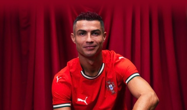 开云体育网址-传奇不止步👑40岁C罗世界杯预选赛打入39球，成为世预赛射手王