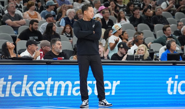 战胜独行侠！米奇：球队的战术执行和身体对抗都有所提升