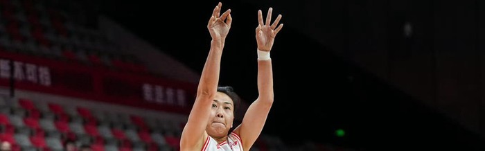 轰26+7进四强！中国女篮33岁1米91王牌前锋真稳：宫鲁鸣该带她？|高颂|四川女篮|陈明伶|联赛|大前锋_新浪体育_新浪新闻