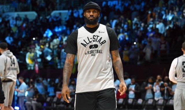 开云体育下载-重回骑士的大门从未关闭，詹姆斯想跟儿子并肩战斗