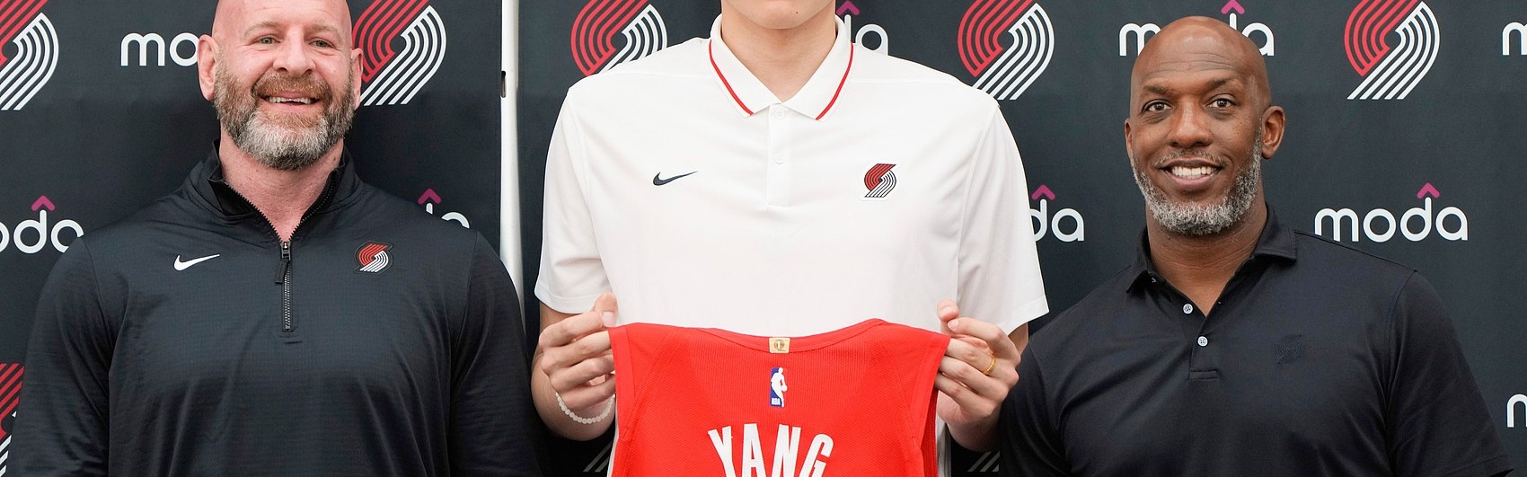 外媒：杨瀚森晚1年参加选秀就由预测的次轮进首轮 这是完美操作