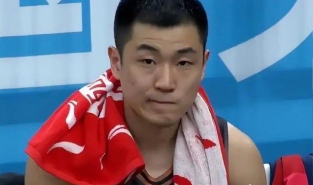 完美顶替高诗岩！对位杰曼陈盈骏砍15+7+6，球迷：像弱化版小丁|谢智杰|丁彦雨航|北京|山东男篮|山东队_新浪体育_新浪新闻