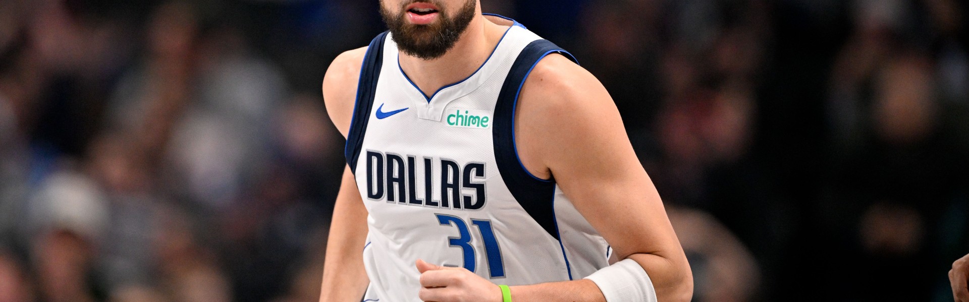 开云体育网址-百步穿杨！克莱底角埋伏 不沉球三分速射洞穿篮心